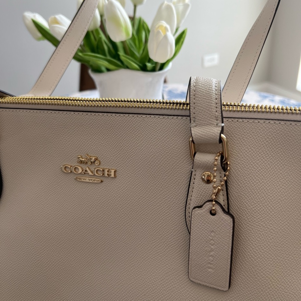 Coach White Gallery Tote Bag - Picture 3 of 5